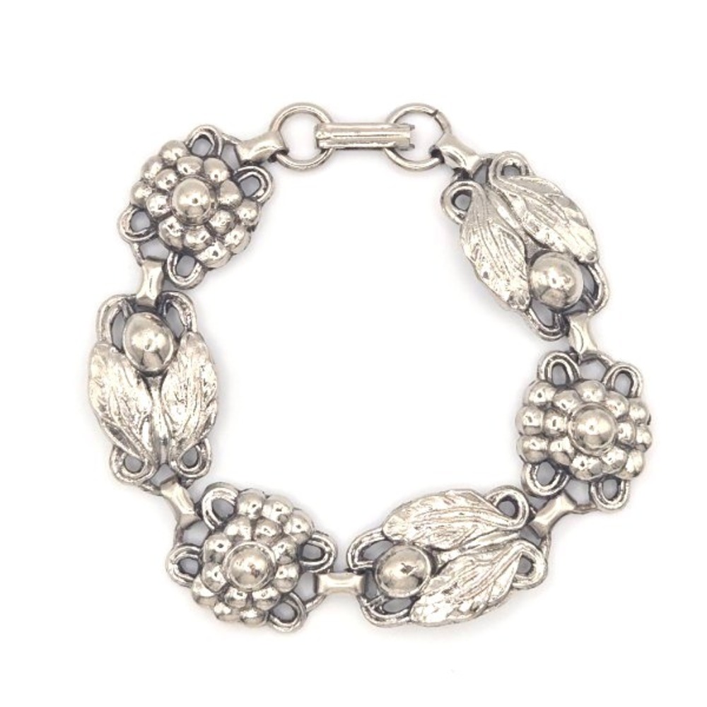 Silvertone Berries and Leaves 7 Inch Bracelet Fold Over Clasp Heavy Links
